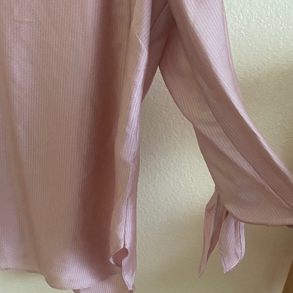 NWT Michael Kors Elegant Rosewater V-Neck Blouse, Size 1X - Picture 3 of 6